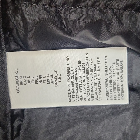 AMAZON ESSENTIALS Black Packable Lightweight Water-Resistant Puffer Jacket - Picture 9 of 11